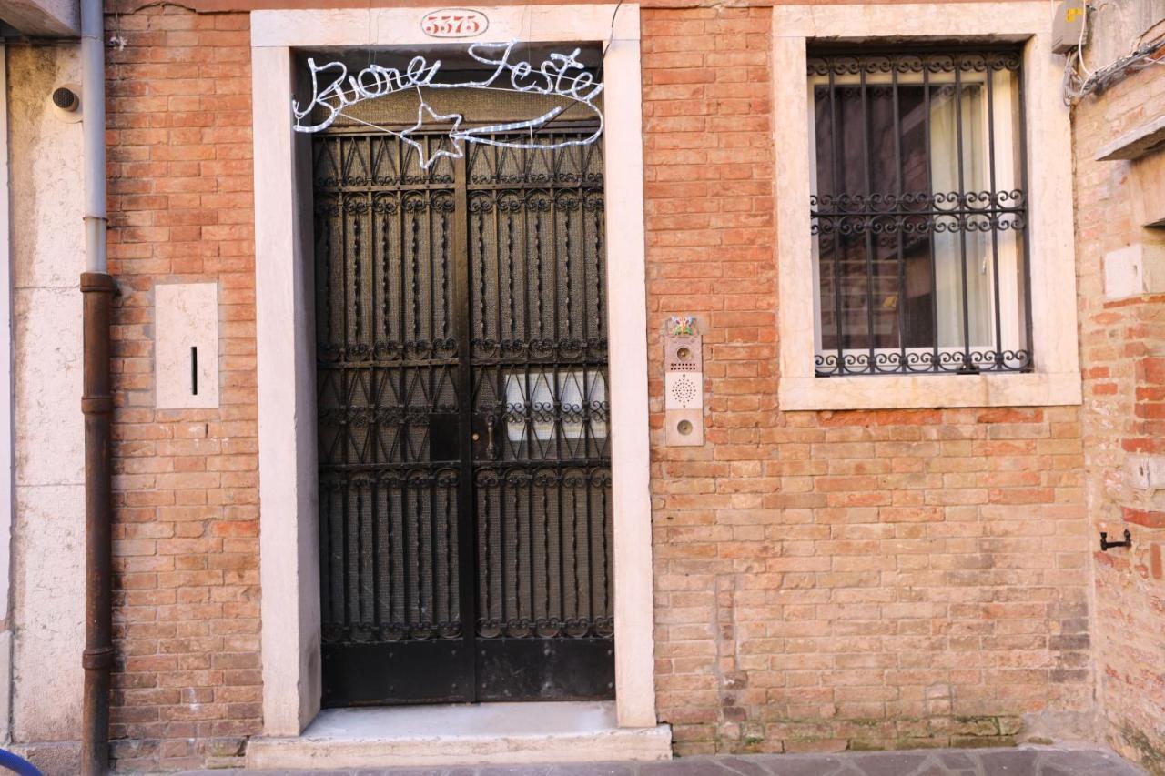 Lovely Apartment In Veneţia Exterior foto